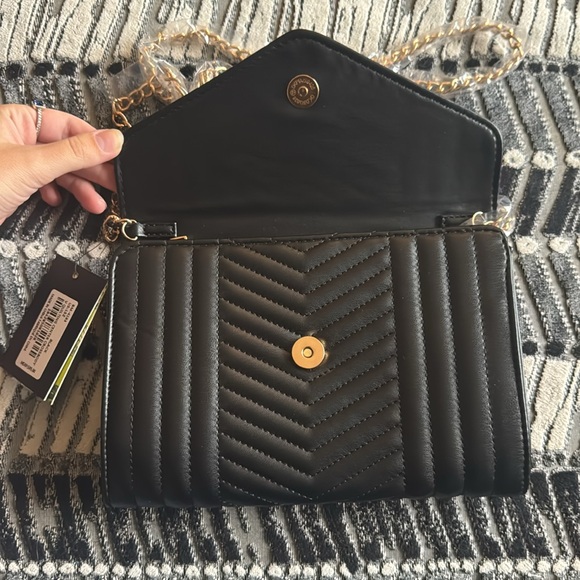 Badgley Mischka Black vegan leather Chevron Quilted Crossbody NWT DEADSTOCK - Picture 5 of 11